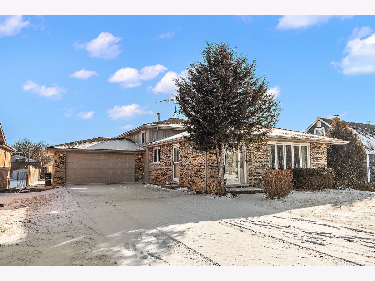  For Sale Palos Hills Illinois, 9745 81st Avenue