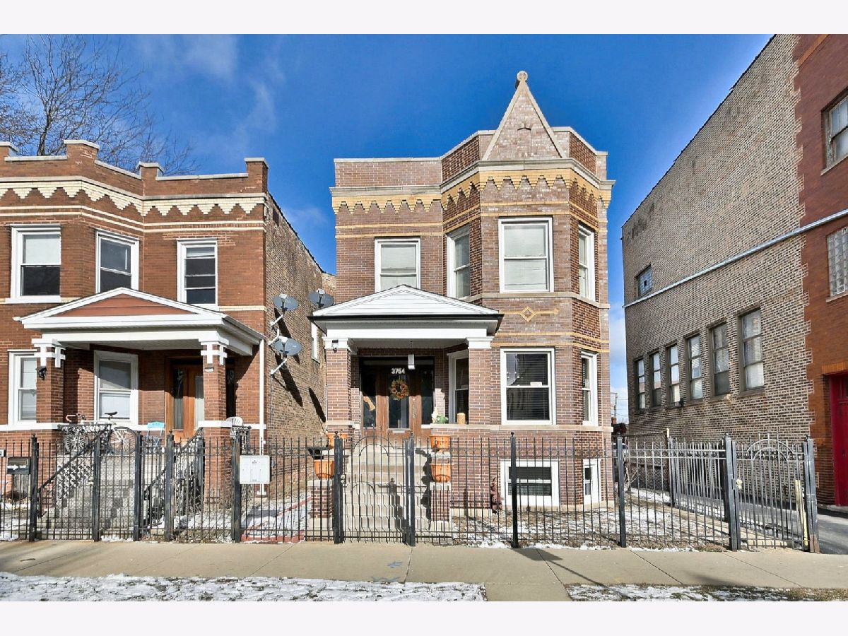  For Sale Chicago Illinois, 3754 Belden Avenue