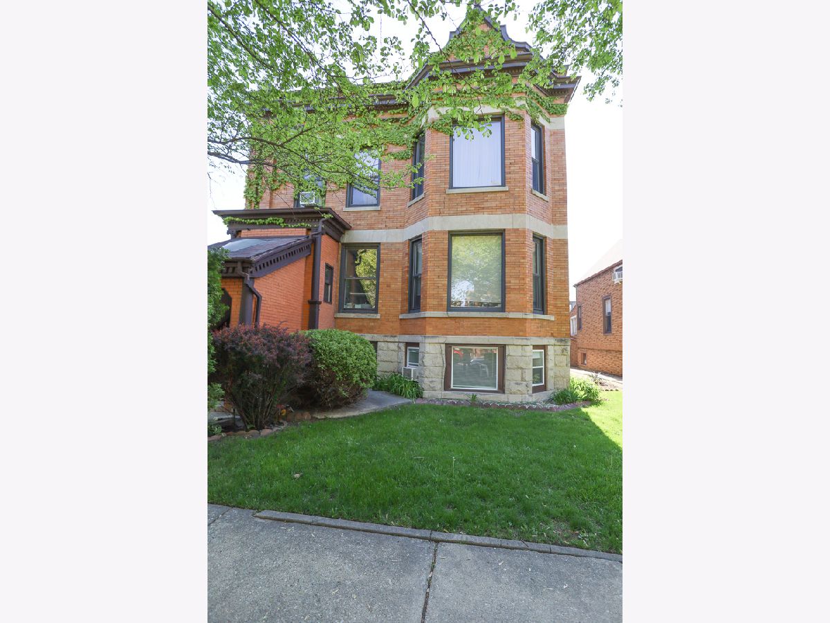  Rented Chicago Illinois, 2825 Francisco