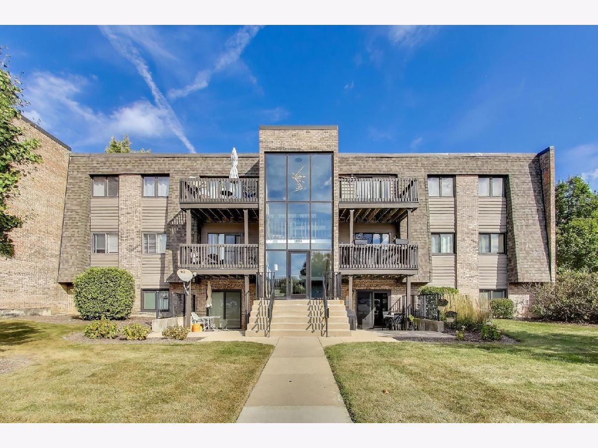  For Sale Wheaton Illinois, 1424 Stonebridge Circle