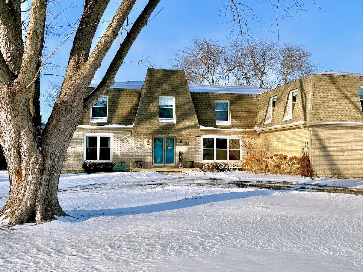  For Sale Sleepy Hollow Illinois, 842 Winmoor Drive