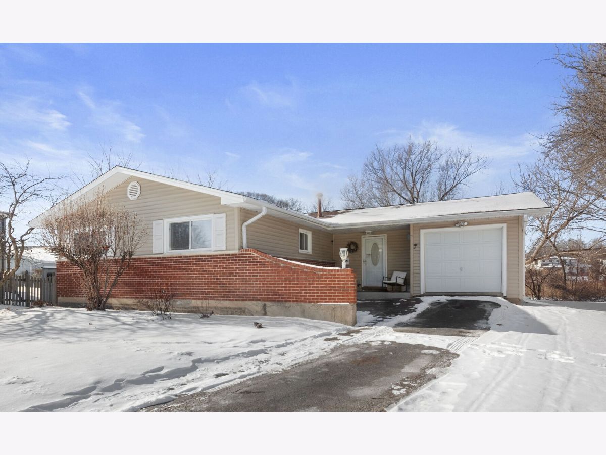 Homes For Sale Timbercrest Woods Schaumburg Illinois, 106 Cedar Court