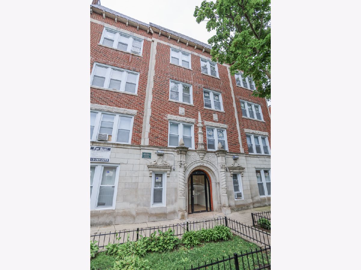  Rented Chicago Illinois, 6916 Lakewood