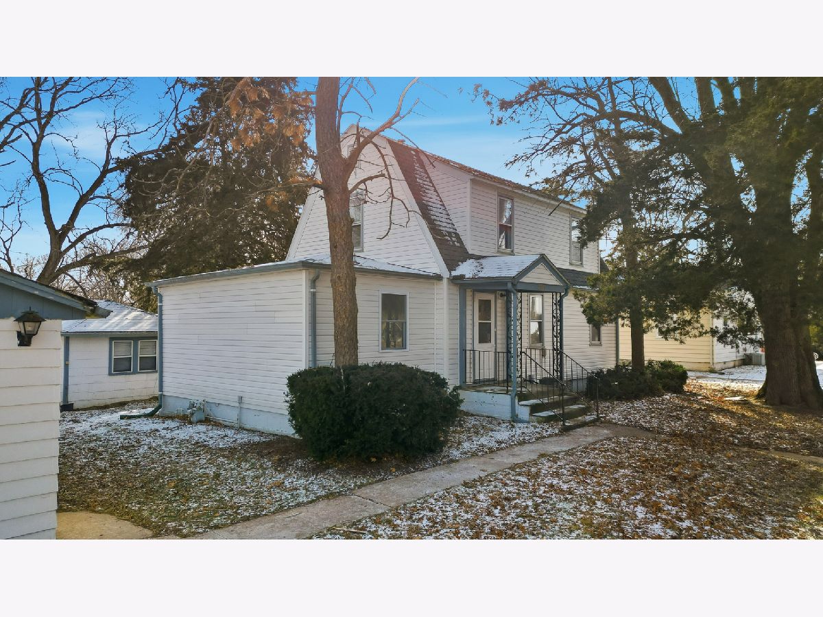  For Sale Dixon Illinois, 7913 Oak Street