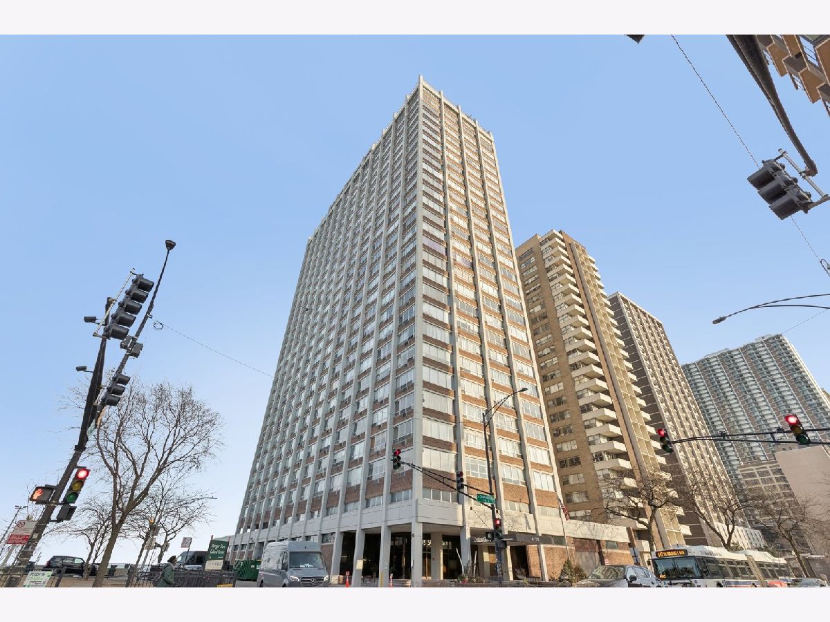  For Sale Chicago Illinois, 6171 Sheridan Road