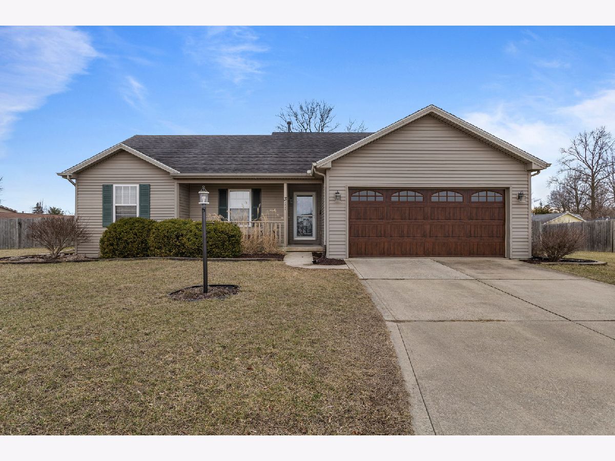  For Sale Tolono Illinois, 311 Country Lane