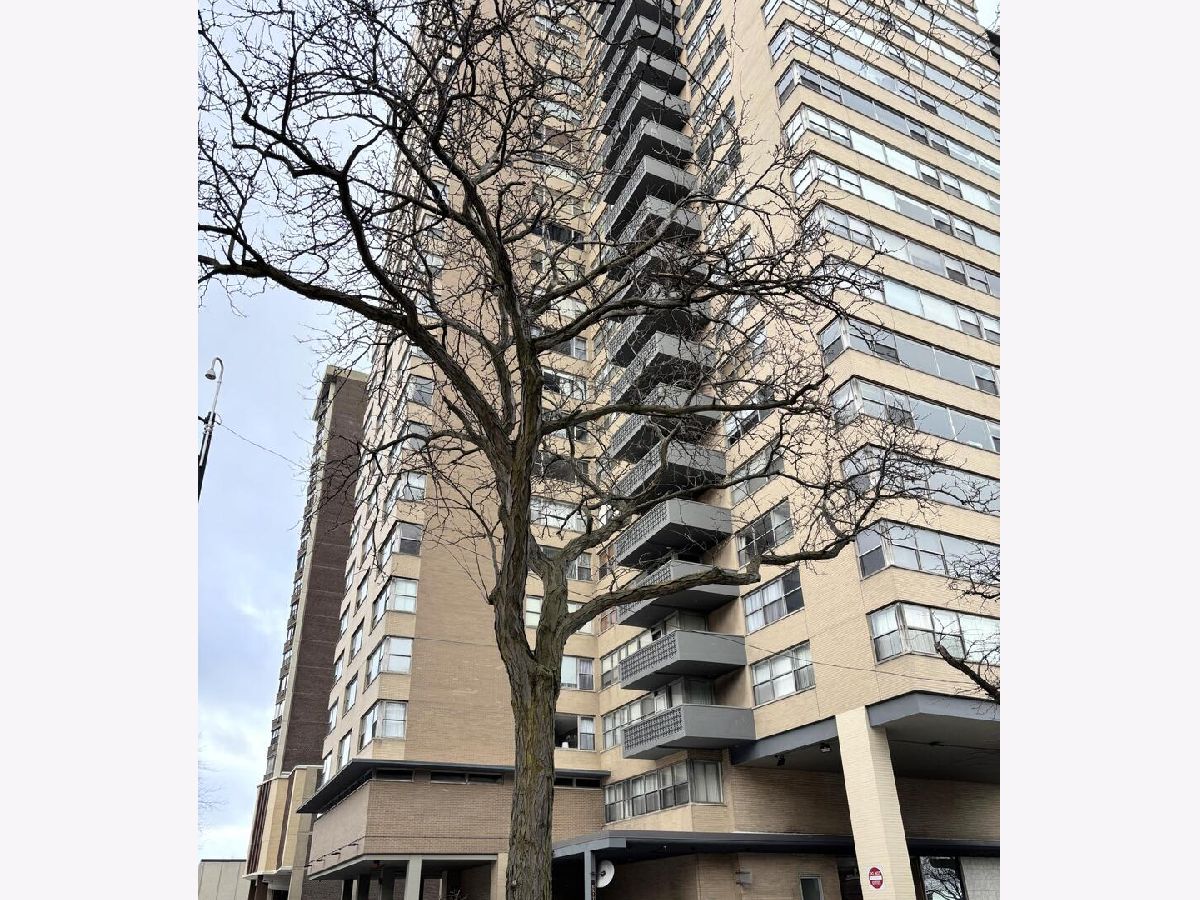  For Sale Chicago Illinois, 6301 Sheridan Road