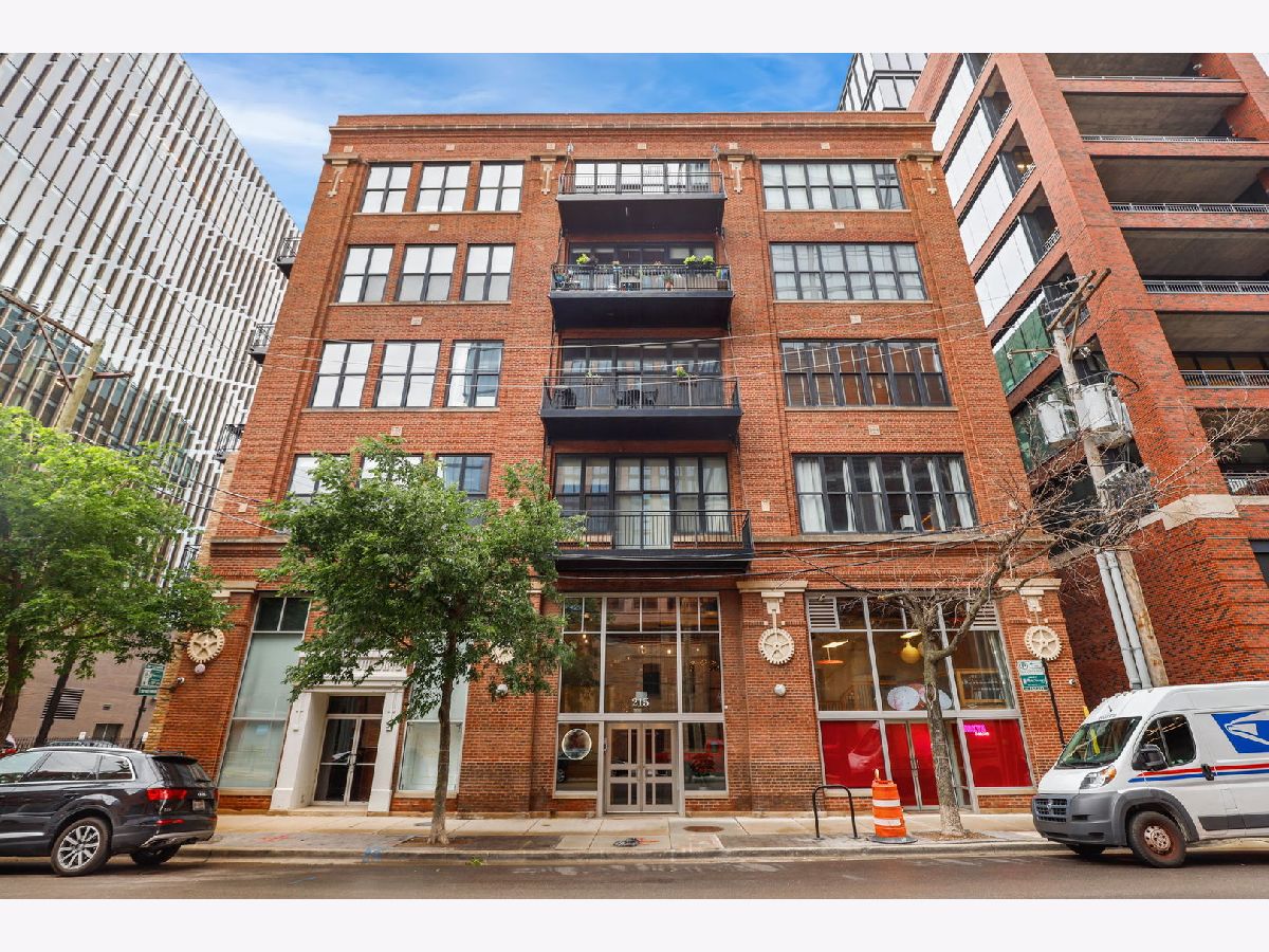  For Sale Chicago Illinois, 215 Aberdeen Street