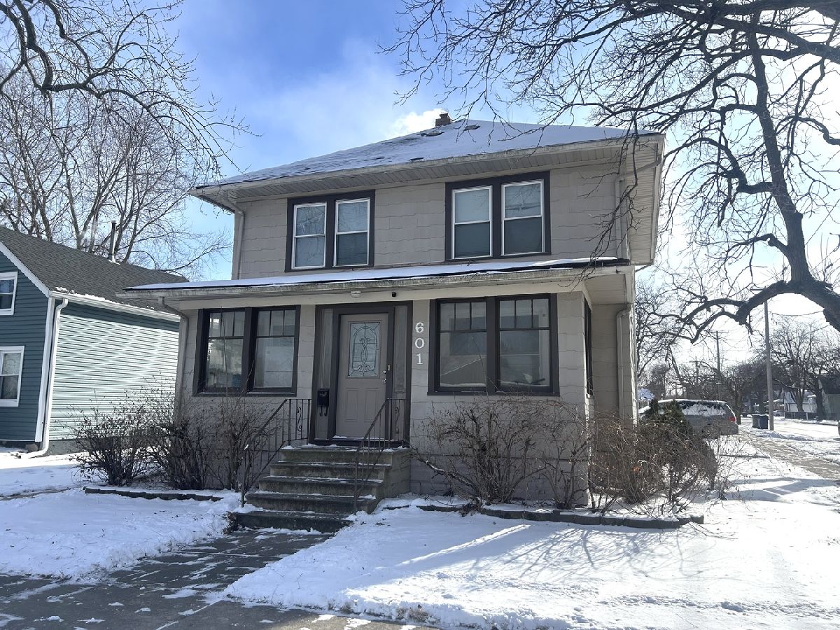  For Sale Elgin Illinois, 601 Columbia Avenue