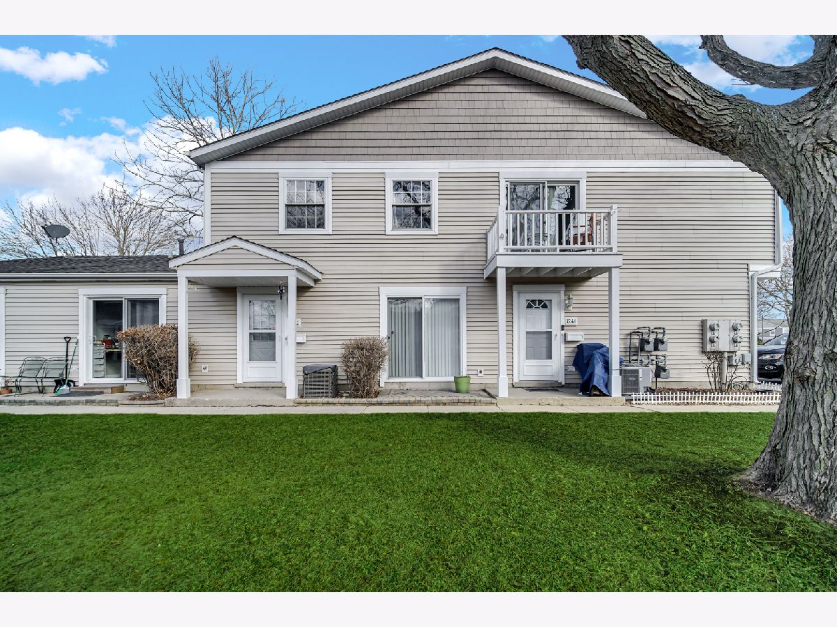  For Rent Wheeling Illinois, 1242 Nova