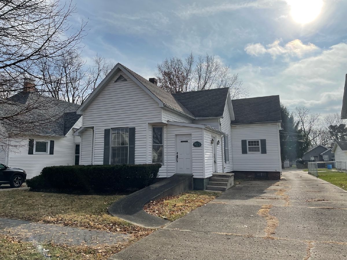  Sold Mattoon Illinois, 913 Lafayette