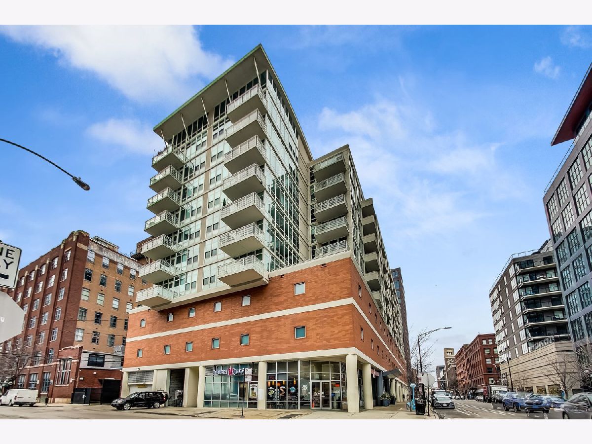  For Sale Chicago Illinois, 909 Washington Boulevard