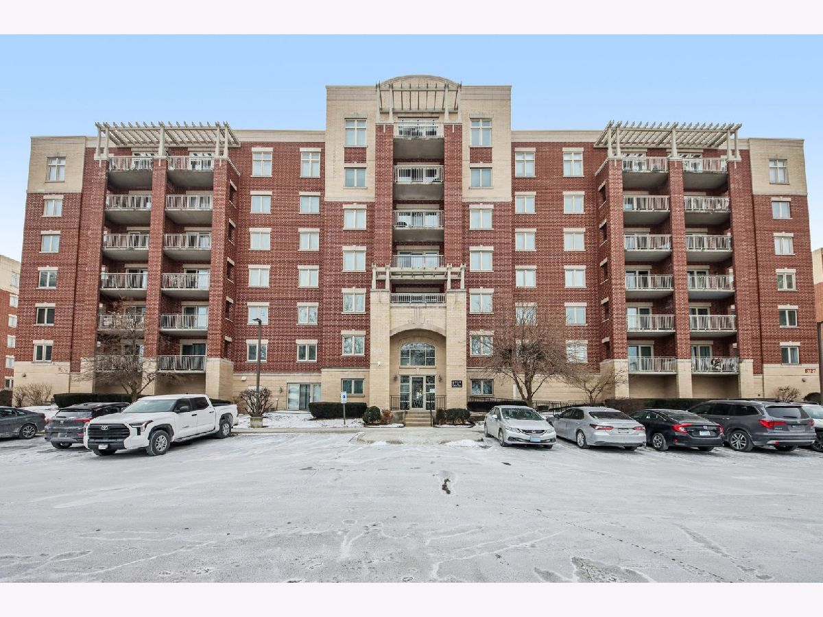  For Sale Chicago Illinois, 8727 Bryn Mawr Avenue