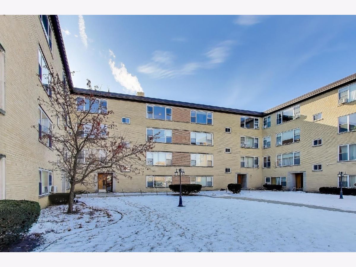  For Sale Chicago Illinois, 2619 Fitch Avenue