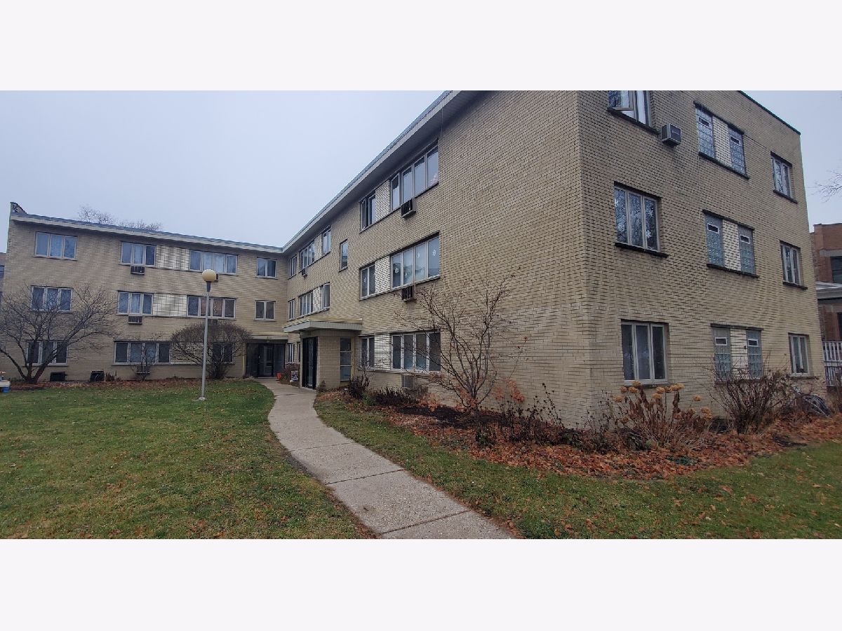  Rented Chicago Illinois, 6316 Paulina