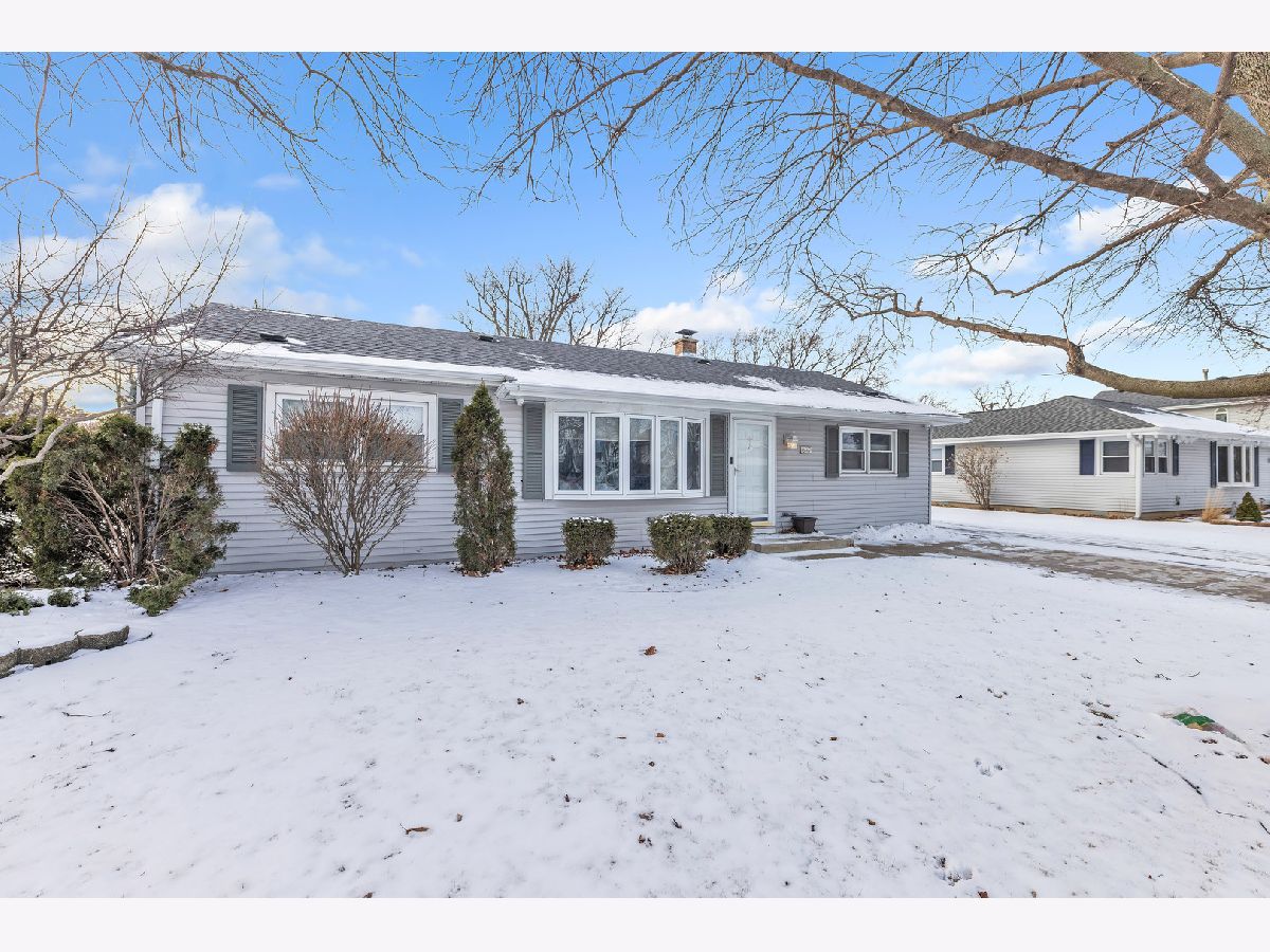  For Sale Burbank Illinois, 8014 Mobile Avenue