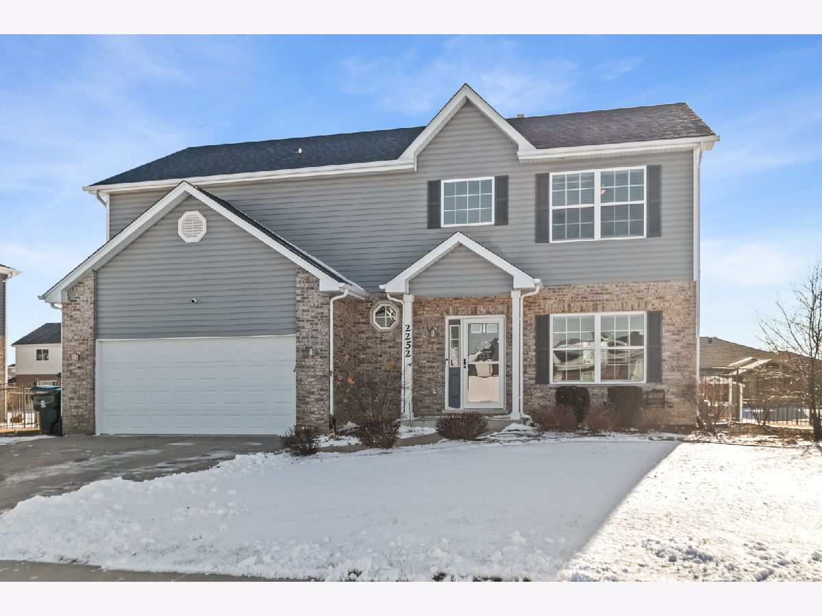  For Sale New Lenox Illinois, 2252 Runway Drive