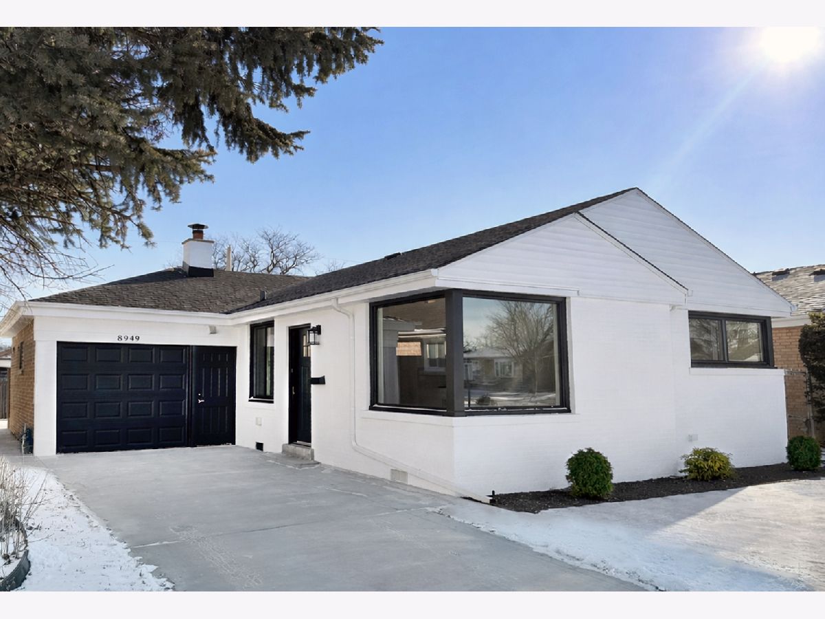  For Sale Evergreen Park Illinois, 8949 Utica Avenue