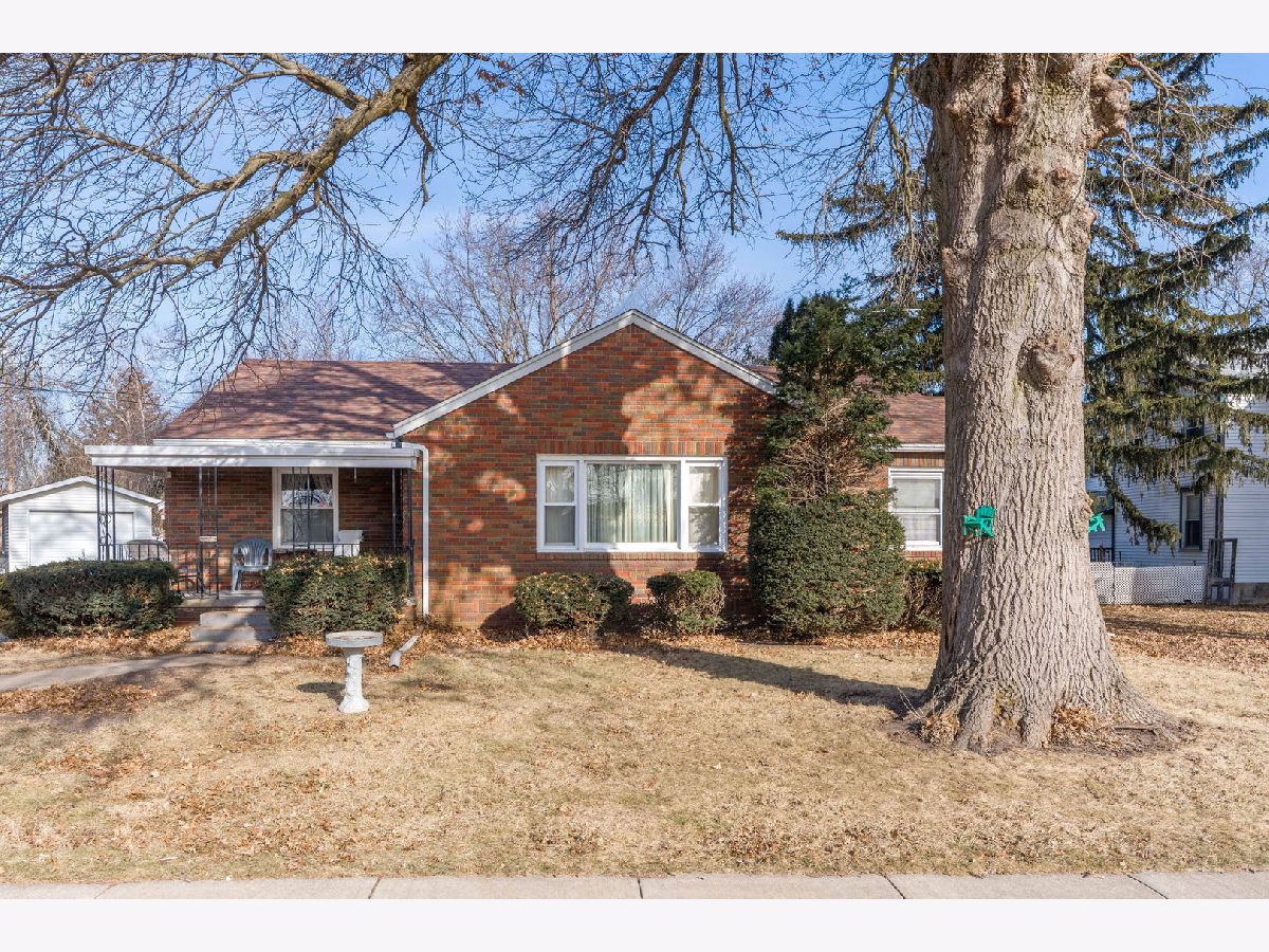  Sold Cambridge Illinois, 204 Locust