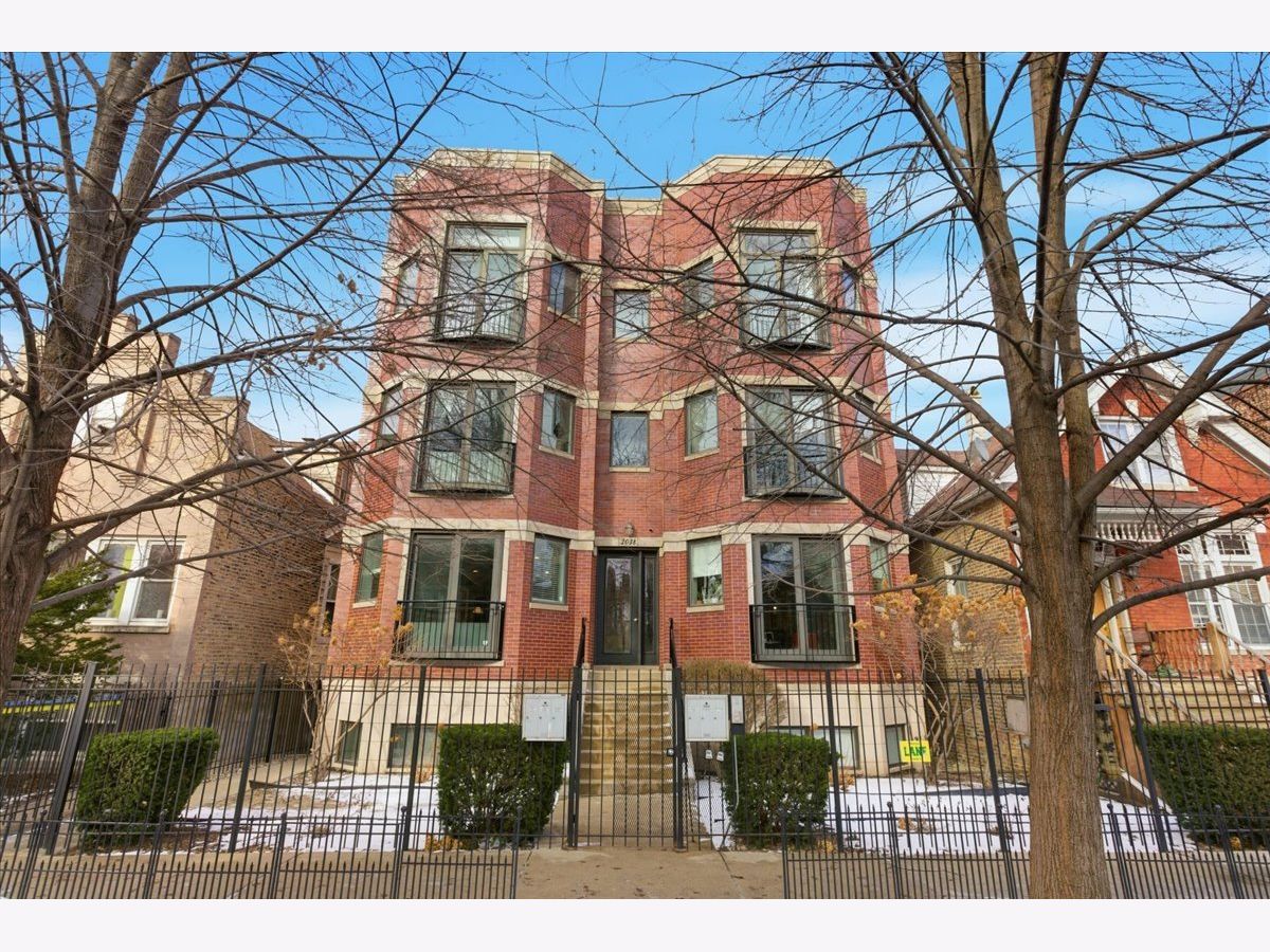  For Rent Chicago Illinois, 2038 Iowa