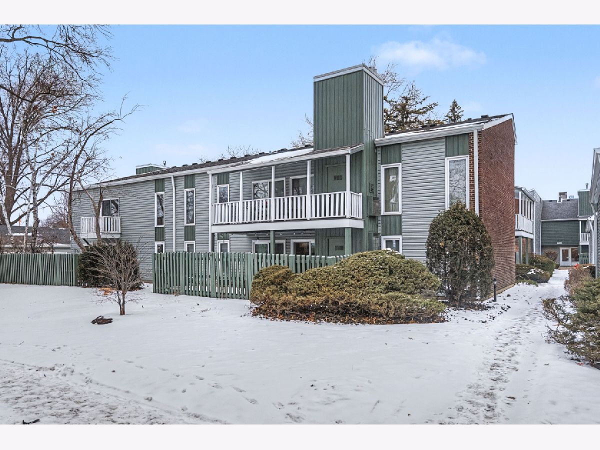  For Sale Wheaton Illinois, 2099 Creekside Drive