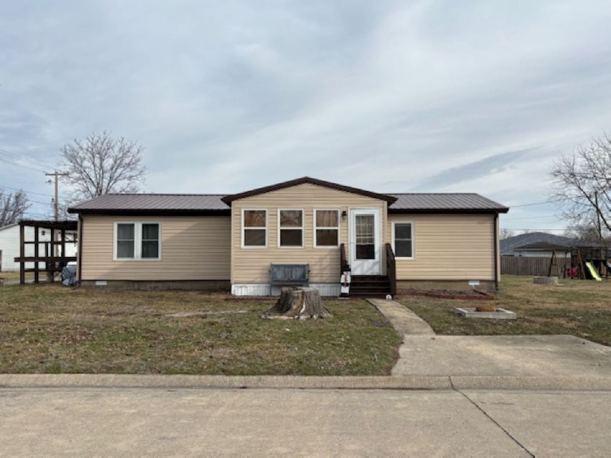  For Sale Salem Illinois, 1300 Hamilton Street