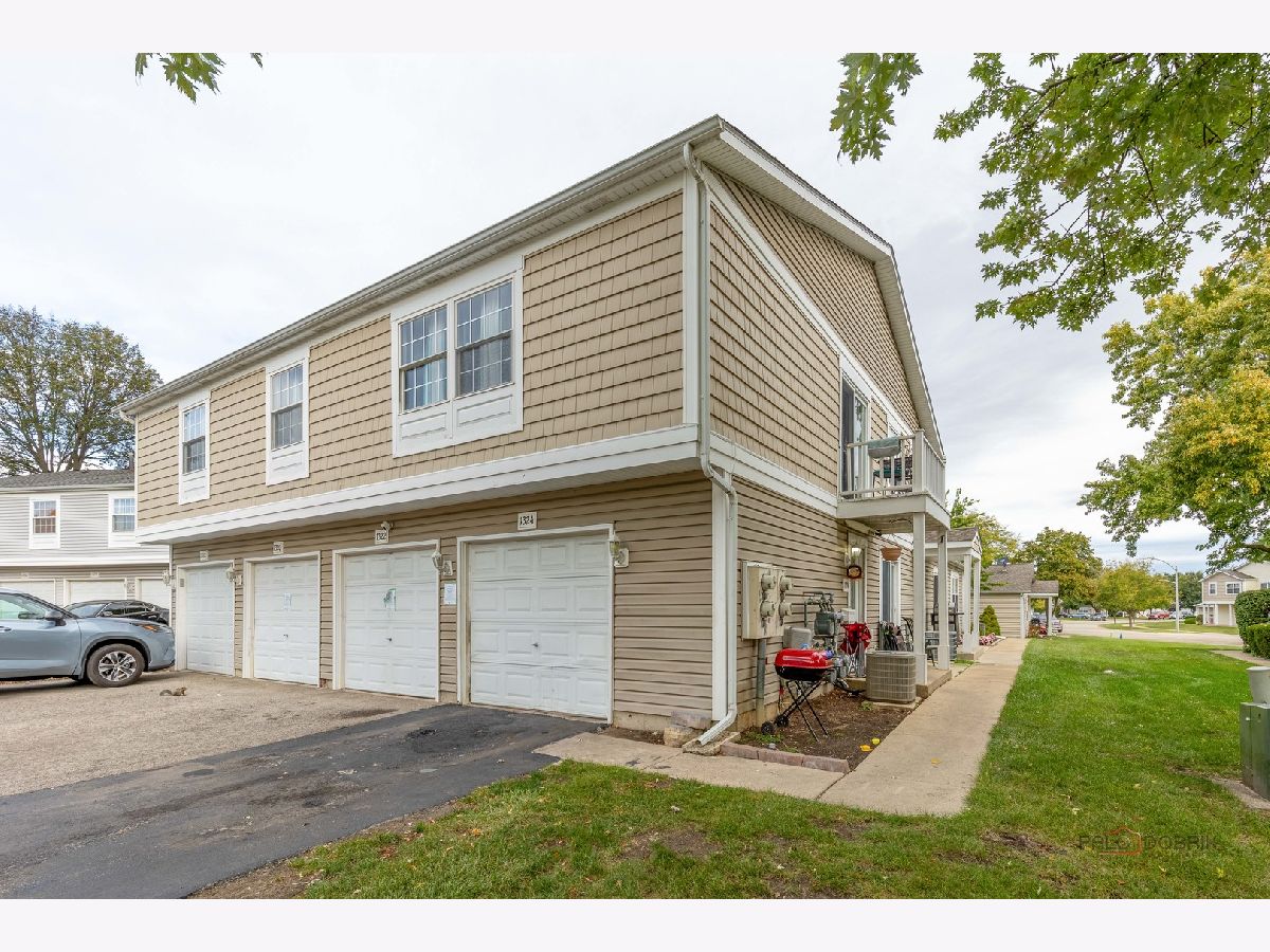  For Sale Wheeling Illinois, 1324 Alpine Court