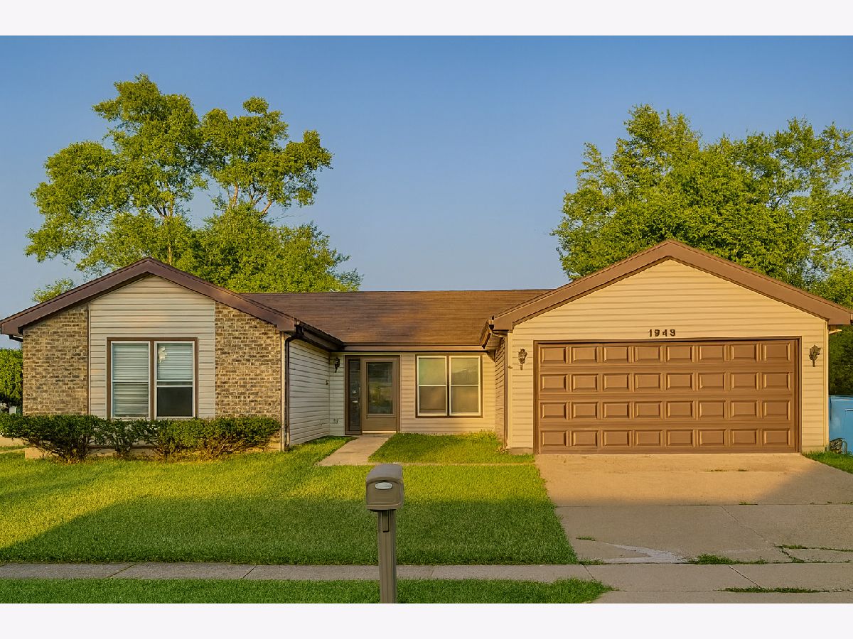  For Sale Glendale Heights Illinois, 1943 Towner Lane