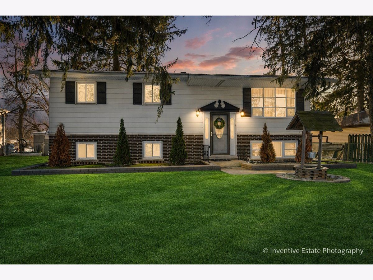  For Sale Addison Illinois, 17W645 Lorraine Avenue