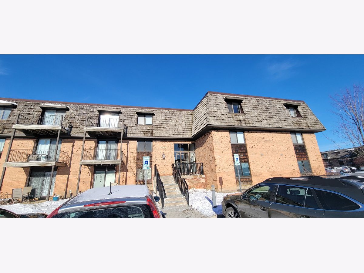  For Sale Buffalo Grove Illinois, 1 Oak Creek Drive