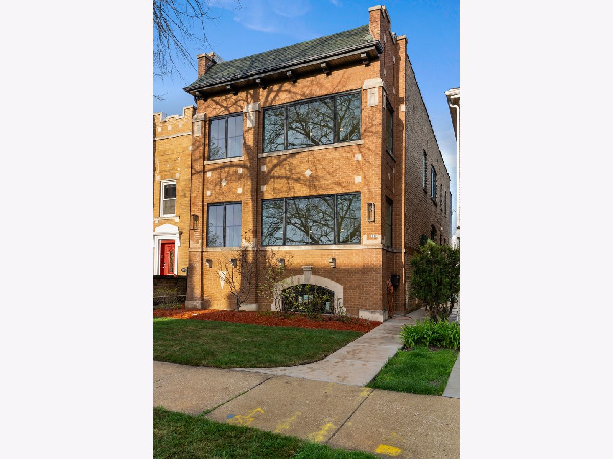  For Sale Chicago Illinois, 3317 Avers Avenue