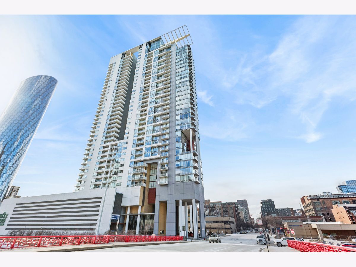  For Sale Chicago Illinois, 737 Washington Boulevard