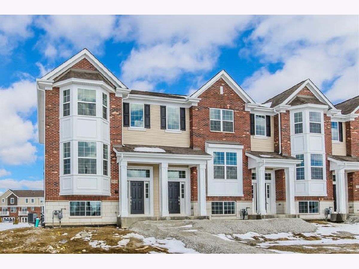 Townhomes For Rent Emerson Park Naperville Illinois, 2949 Madison