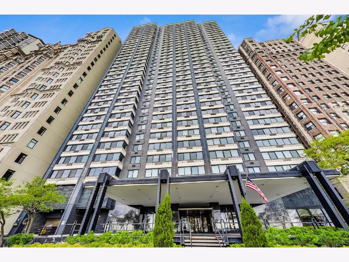  For Sale Chicago Illinois, 1440 Lake Shore Drive