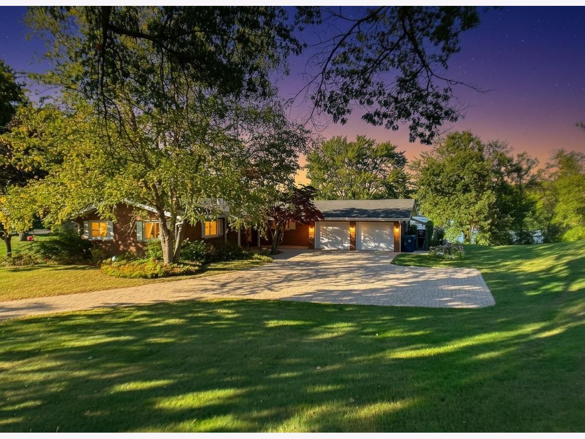  Rented Barrington Illinois, 71 Lake Shore