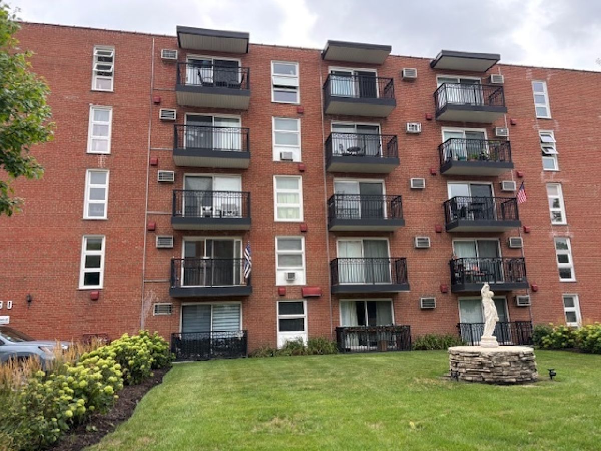  For Sale Chicago Illinois, 6490 Northwest Highway