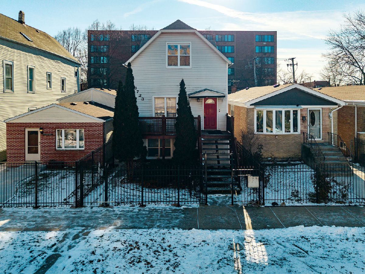  For Sale Chicago Illinois, 3723 Mclean Avenue