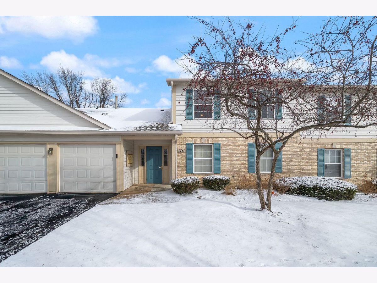  For Sale Round Lake Beach Illinois, 1281 Red Oak Circle