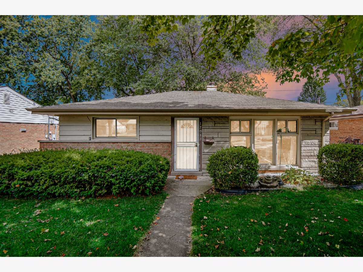  For Sale Lansing Illinois, 17913 Oakwood Avenue
