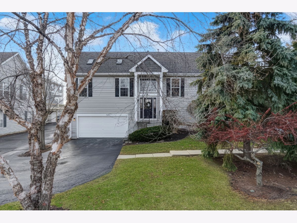 Townhomes & Condos For Sale Heron Bay Round Lake Illinois, 1491 Sedgewood Court