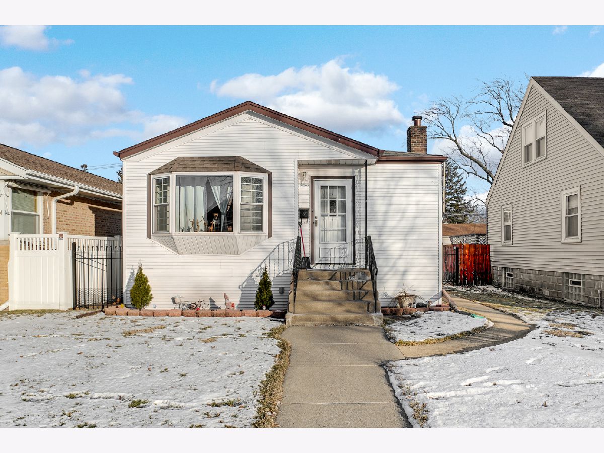  For Sale Chicago Illinois, 10505 Whipple Street