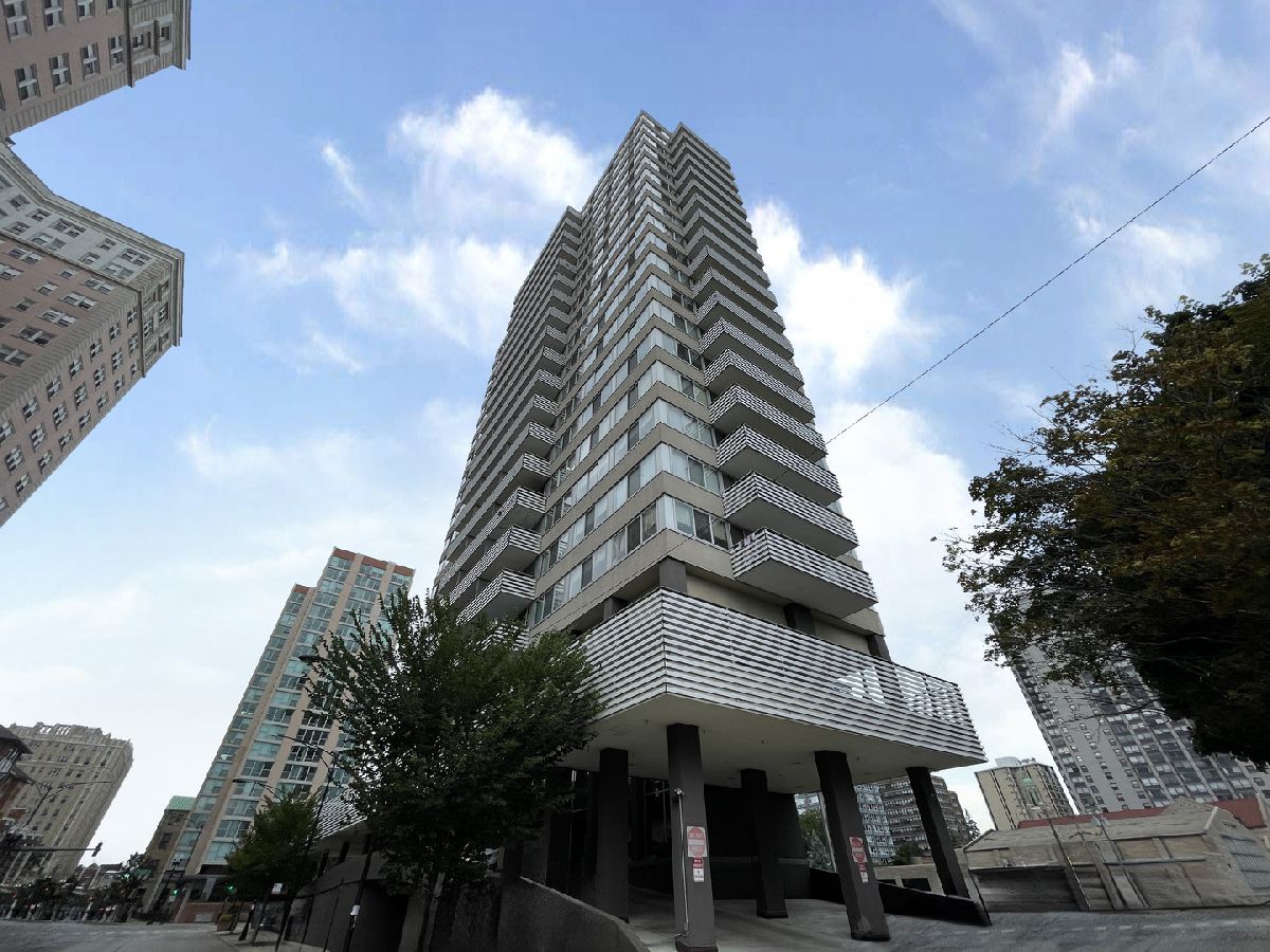  For Sale Chicago Illinois, 5601 Sheridan Road