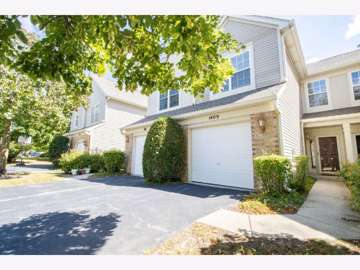  For Sale Grayslake Illinois, 1409 Doolittle Lane