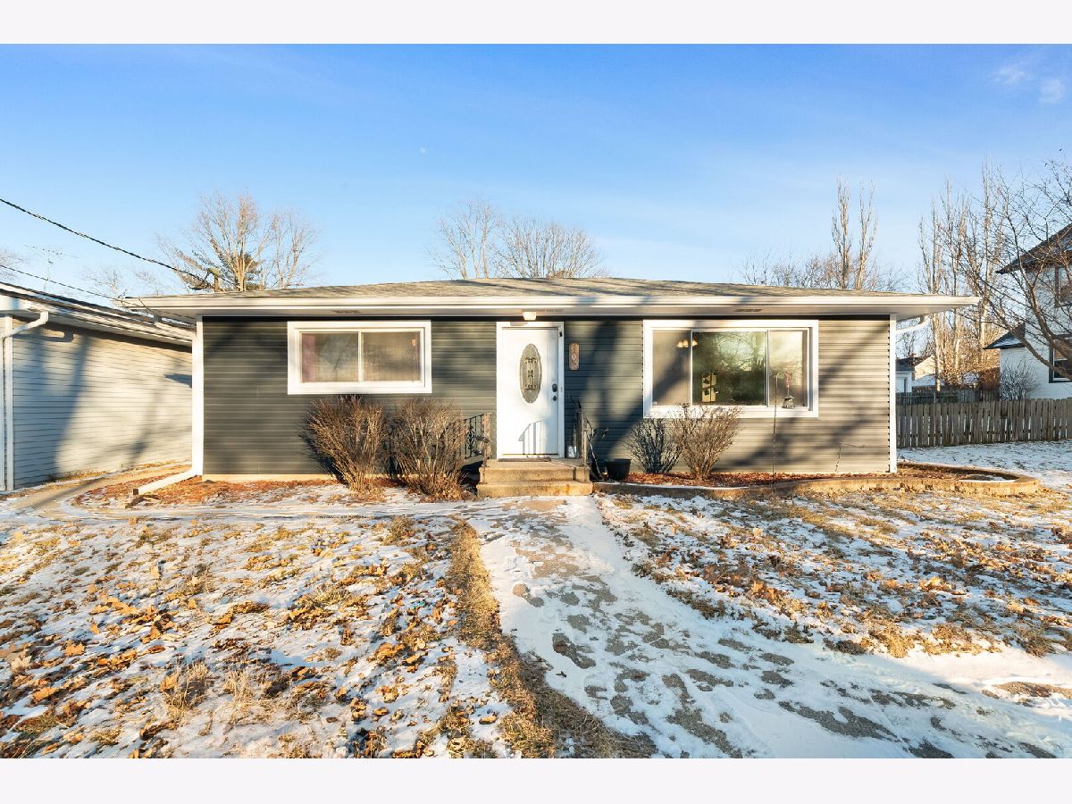  For Sale Hinckley Illinois, 300 Garfield Street