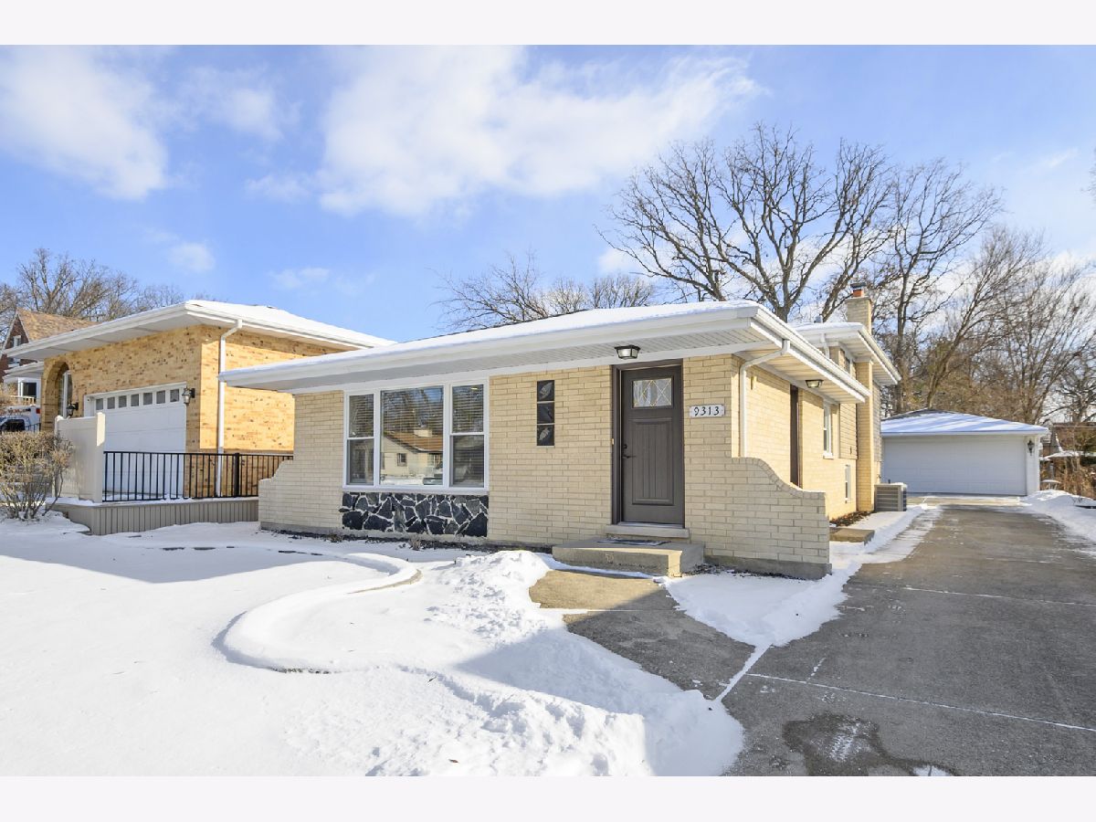  For Sale Hickory Hills Illinois, 9313 82nd Court