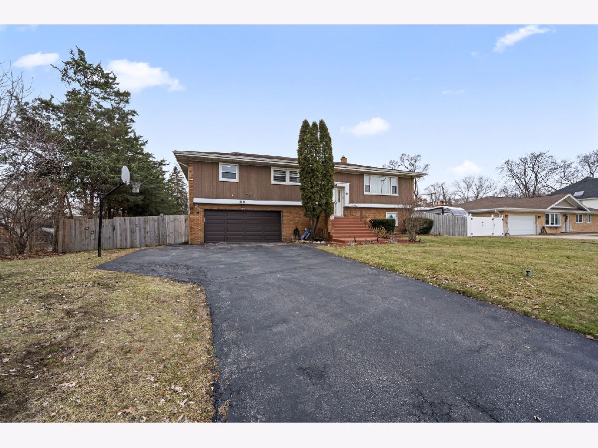  For Sale Hickory Hills Illinois, 8111 91st Street