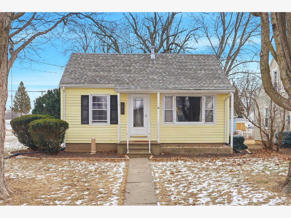  For Sale Dixon Illinois, 1024 Avery Avenue