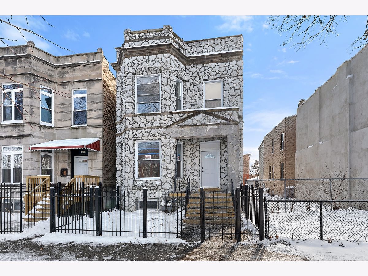  For Sale Chicago Illinois, 4321 Maypole Avenue