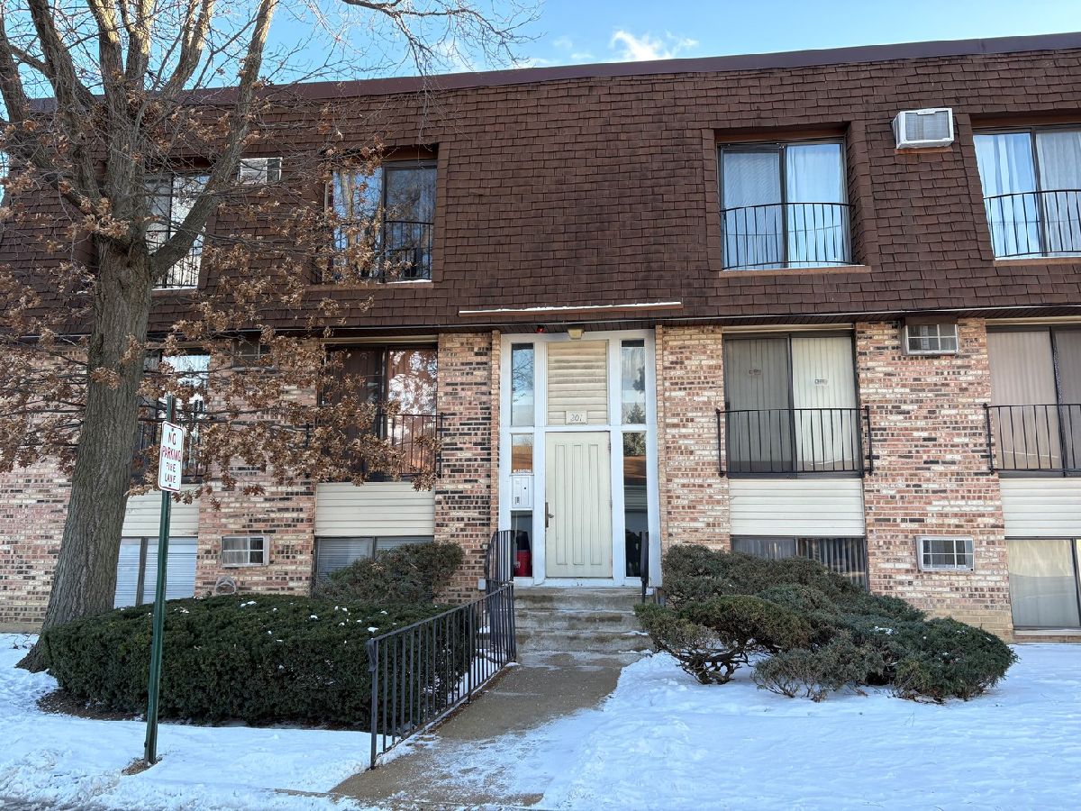  For Rent Glendale Heights Illinois, 201 Waters Edge