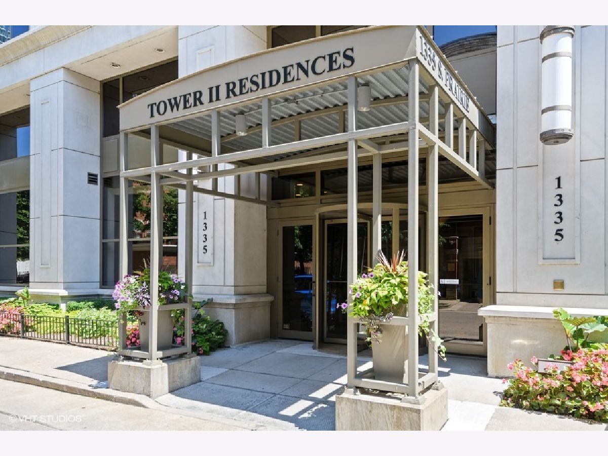  Sold Chicago Illinois, 1335 Prairie